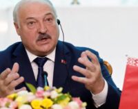 Договаривались, как сдаться в плен: Лукашенко рассказал о звонках от украинских генералов