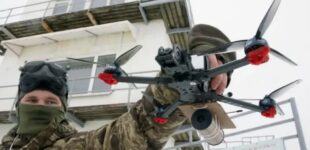 РФ перешла к тактике массовых атак роями дронов на 10–15 км вглубь обороны, — Фирсов