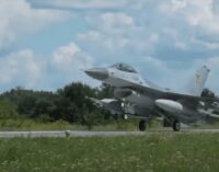 Сбитый F-16: пилот выжил, но есть вопросы: инструктор ВСУ объяснил, почему F-16 не стоит использовать для уничтожения дронов
