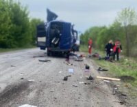 Сумщина в слезах: россияне прицельно ударили по автобусу с людьми — много погибших. ФОТО
