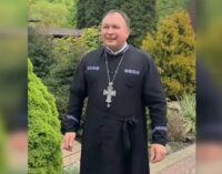 С какой стороны должна спать жена: ответ священника пастве. ВИДЕО