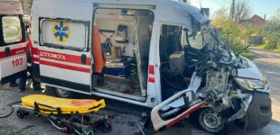 Атакован автомобиль скорой помощи: ранены медики