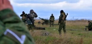«До сих пор рвутся снаряды», — ВСУ удачно накрыли склад  противника на Курщине. ВИДЕО