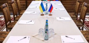 Путинские переговорщики требовали капитуляции Украины для встречи с Зеленским – The Kyiv Independent