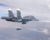 Путинские «соколы» разбомбили свою же пехоту: взрывом снесло все и всех. ВИДЕО