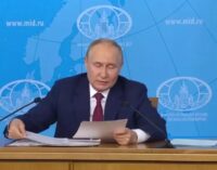 «Без камер», — Путин, громко угрожая, просит тихих переговоров. ВИДЕО