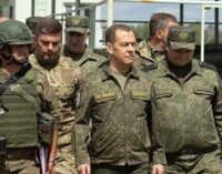 Медведев придумал новую «угрозу»: коварный Запад может атаковать Россию  боевыми сорняками