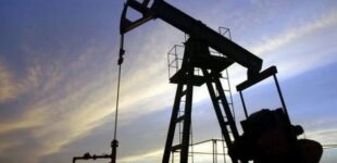 Нефть дешевеет: Саудовская Аравия заливает рынок миллионами баррелей