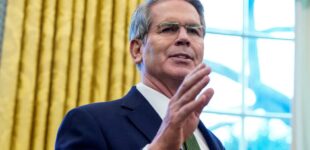 Трамп объявил экономическую войну Китаю: 500% пошлины за нефть из России