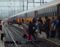 В Николаевской области перебои с электричеством из-за ударов РФ, задерживается ряд поездов