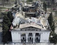 Россияне открывают театр на костях погибших: в Мариуполе готовятся к премьере