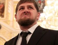 Беспилотник атаковал здание военного городка в Грозном