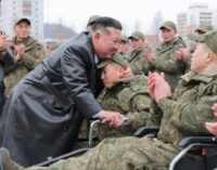 Ким Чен Ын устроил шоу встречи своих «героев», воевавших в Курской области, — CNN. ВИДЕО