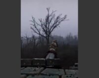 Танковая дуэль с дронами: ВСУ уничтожили огневые точки РФ в городской застройке. ВИДЕО