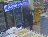 В оккупированном Донецке мужчина устроил стрельбу в супермаркете. ВИДЕО