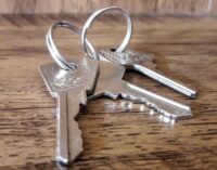 Почему в доме постоянно пропадают вещи и что это может означать