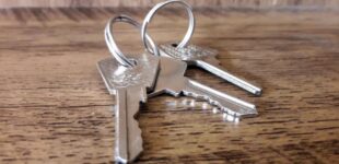 Почему в доме постоянно пропадают вещи и что это может означать