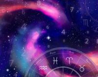 Гороскоп на 11 января: день лучше начать с йоги или медитации, чтобы сохранить энергию