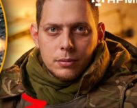 В Покровске группа наших бойцов попала в засаду: раненого спасли под плотным огнем. ВИДЕО