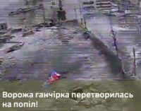 Поразили флаг и тех, кто его устанавливал: в Купянске уничтожили участников российского шоу. ВИДЕО