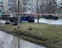 Во Львове дворничка заметила гранату возле контейнеров и спасла людей