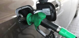 Стоимость бензина может взлететь уже на этой неделе: эксперт назвал запредельную цену