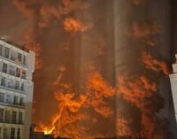 Израиль нанес массированный удар по нефтяным объектам Тегерана: город накрыл черный дождь. ВИДЕО