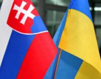 Словакия дала заднюю: венгры поехали в Украину «туристами» без поддержки союзников