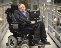 Последнее предупреждение гения: Хокинг перед смертью составил список угроз для человечества