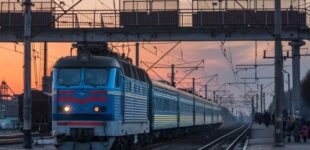 Ночные обстрелы на востоке Украины: «Укрзализныця» отменила несколько пригородных рейсов