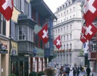 Швейцария вспомнила о нейтралитете и заблокировала авиацию США