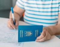 В Украине некоторые паспорта стали недействительными: кого больше не выпустят за границу