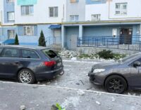 В Харькове вражающий дрон попал в многоэтажный дом: мэр показал ВИДЕО и призвал горожан прятаться