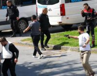 В консульстве Израиля в Стамбуле произошла перестрелка, есть погибшие. ВИДЕО