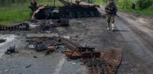 Российская армия потеряла за сутки ещё 1030 военнослужащих: названы полные потери