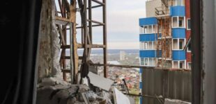 В Харькове дрон попал в многоэтажный дом: пострадала женщина, вспыхнул пожар. ФОТО