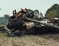 За сутки Россия потеряла два танка и более тысячи солдат