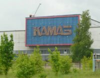 Крах российского автопрома: промышленный флагман РФ избавляется от людей и тонет в долгах