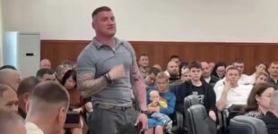 «Что ты мне удостоверение тычешь?»  —  «герои СВО» заныли, что к ним плохо относятся. ВИДЕО