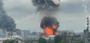 Москва под массированной атакой дронов: горит НПЗ, закрыты аэропорты. ВИДЕО