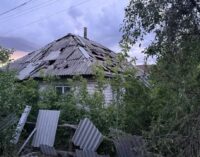 Российские войска нанесли удар по жилым домам в Балаклее: есть погибший и пострадавшая