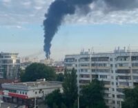В Белгороде атакован стратегический завод: после взрывов поднялся чёрный дым. ВИДЕО