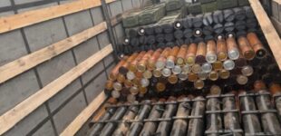 Готовили сделку с оружием: трёх военных задержали при загрузке грузовика. ВИДЕО