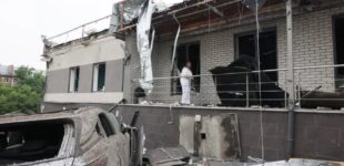 В Запорожской области в результате вражеских атак погибла женщина, много раненых