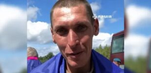 Девять лет ада в неволе: освобожденный боец АТО заплакал при пересечении украинской границы. ВИДЕО
